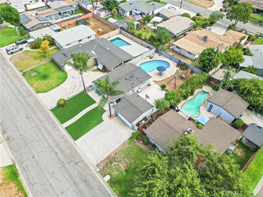 950 Forestdale