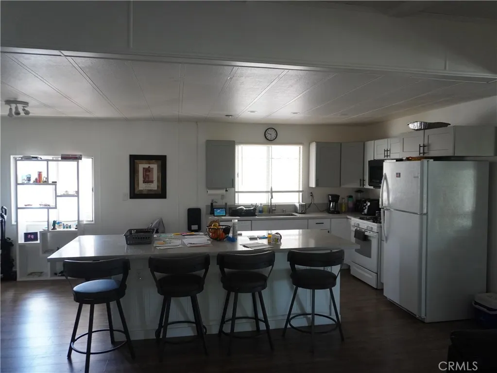 1456 1456 E Philadelphia, #132