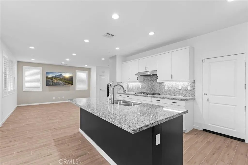 4877 S Avocado Trail