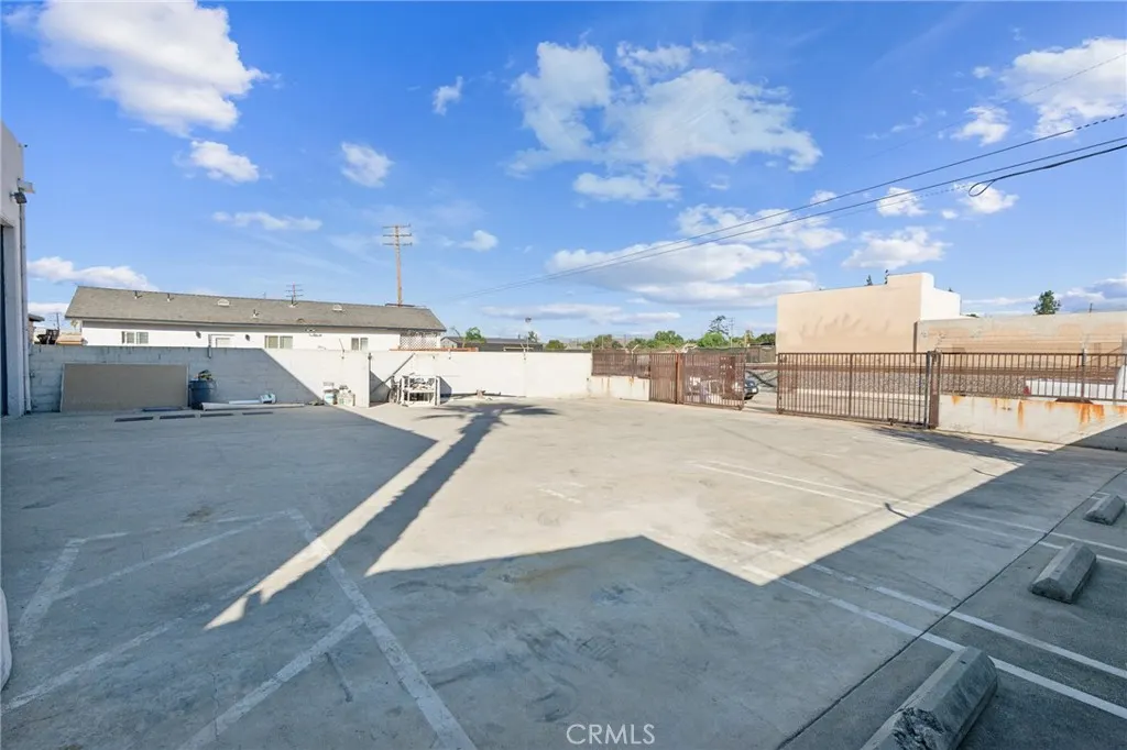 960 W 1st