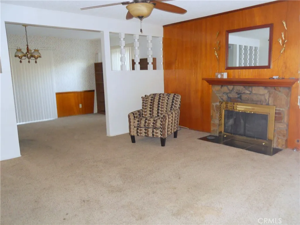 1177 N Reeder