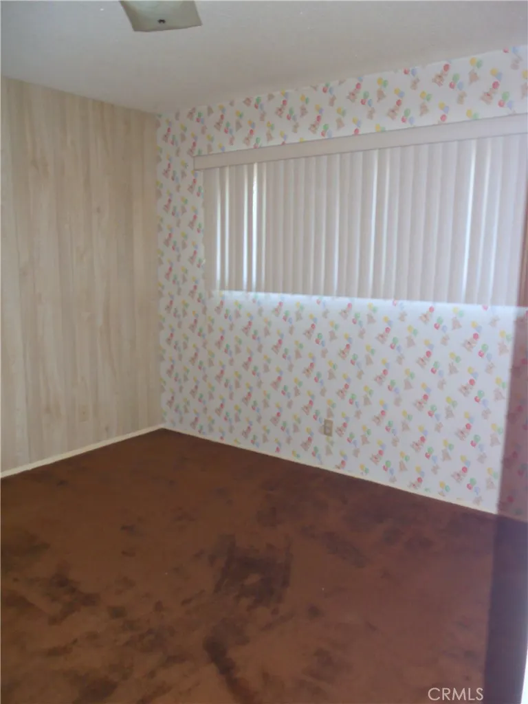 1177 N Reeder