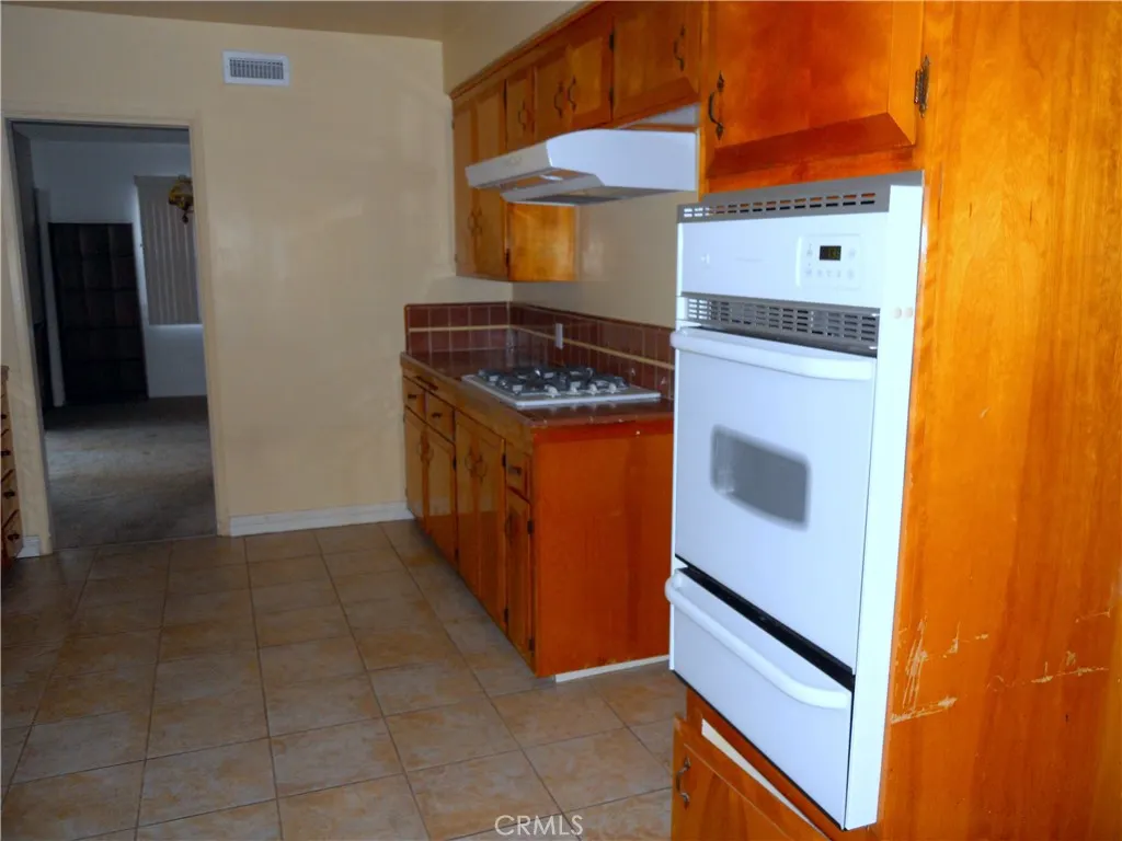 1177 N Reeder
