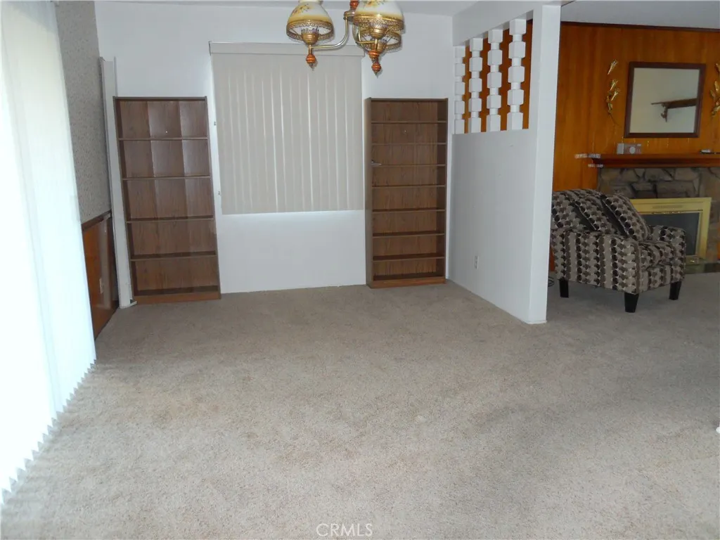 1177 N Reeder