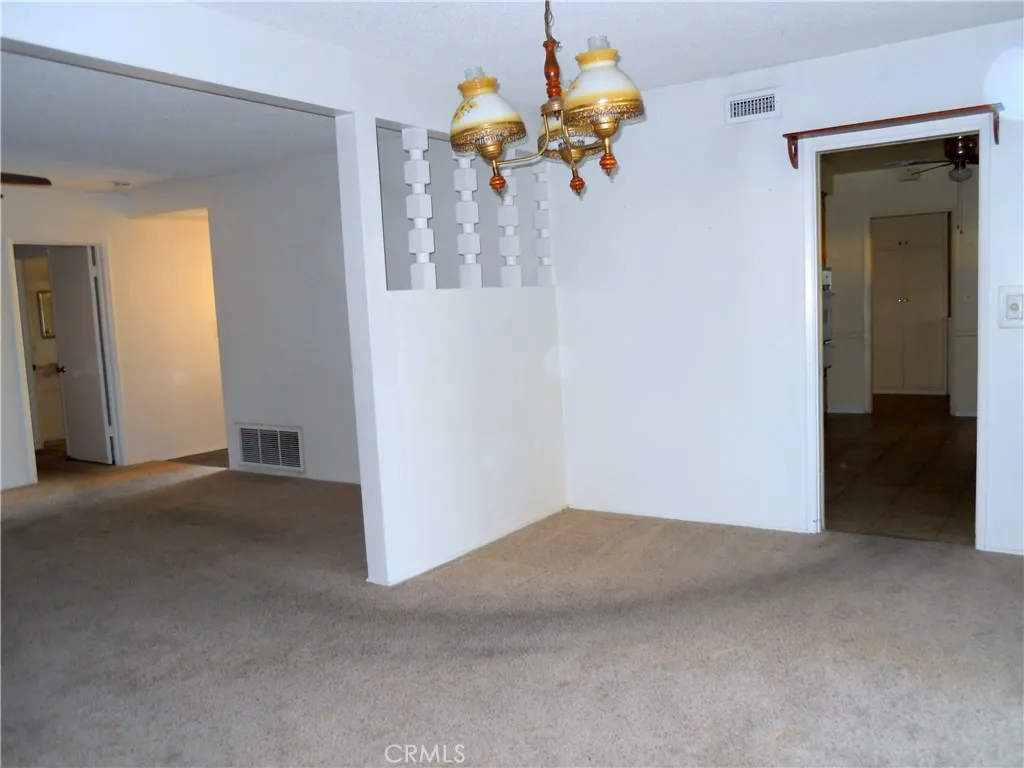 1177 N Reeder