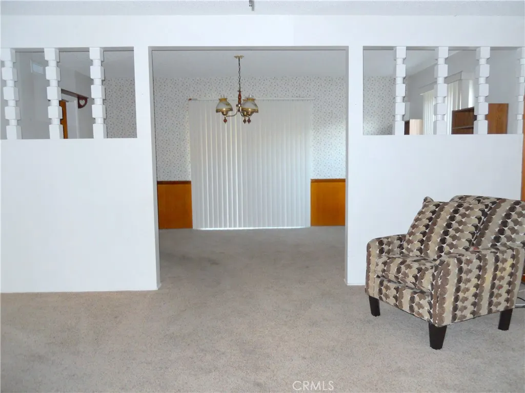 1177 N Reeder