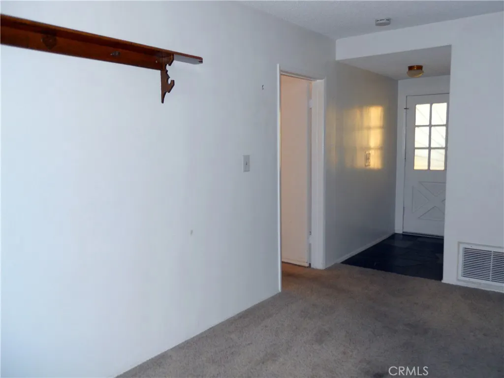 1177 N Reeder