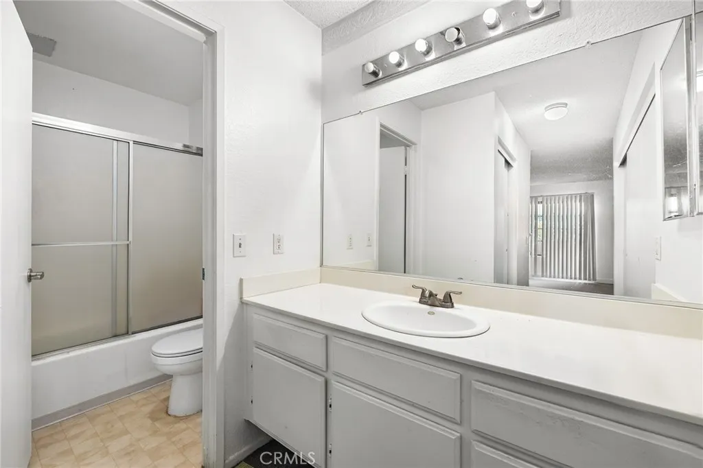 1783 Shady Oaks Court