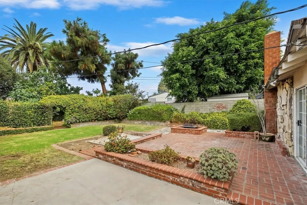 21319 E Benbow