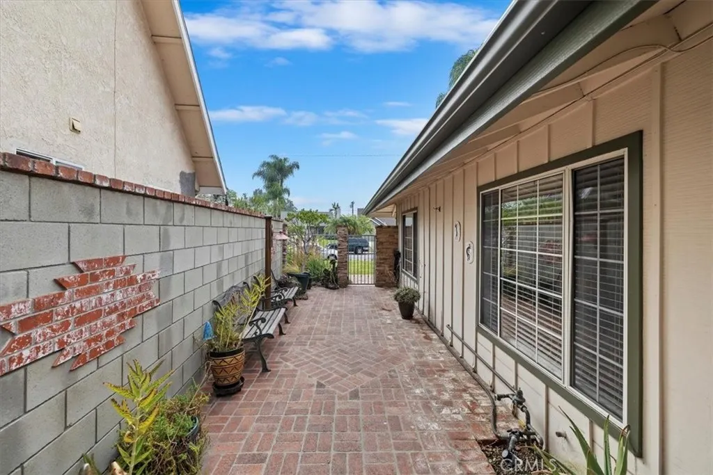 21319 E Benbow