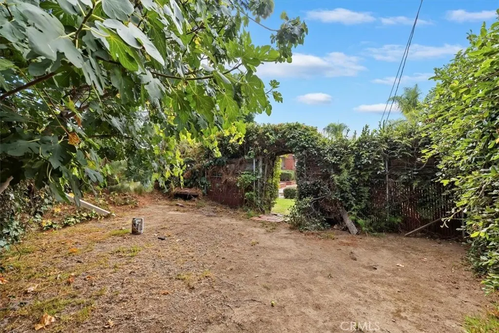 21319 E Benbow