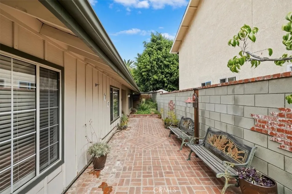 21319 E Benbow