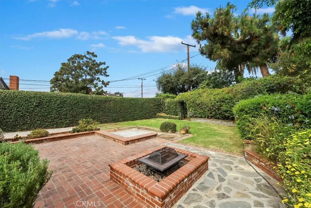 21319 E Benbow