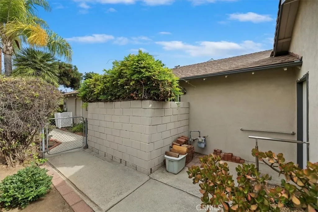 21319 E Benbow