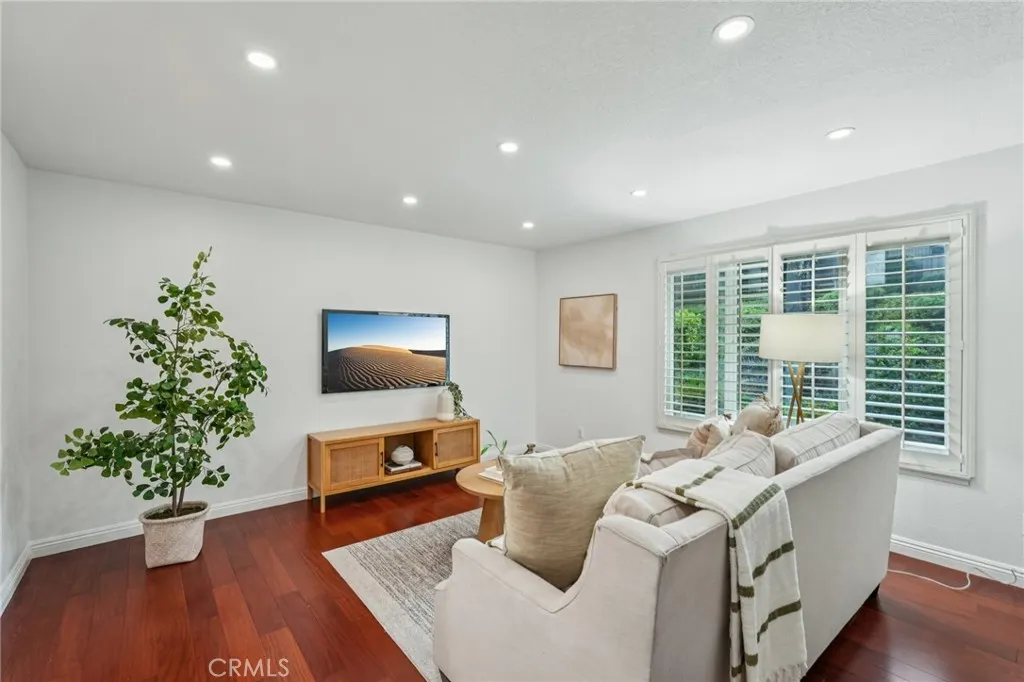 1287 Whisperglen