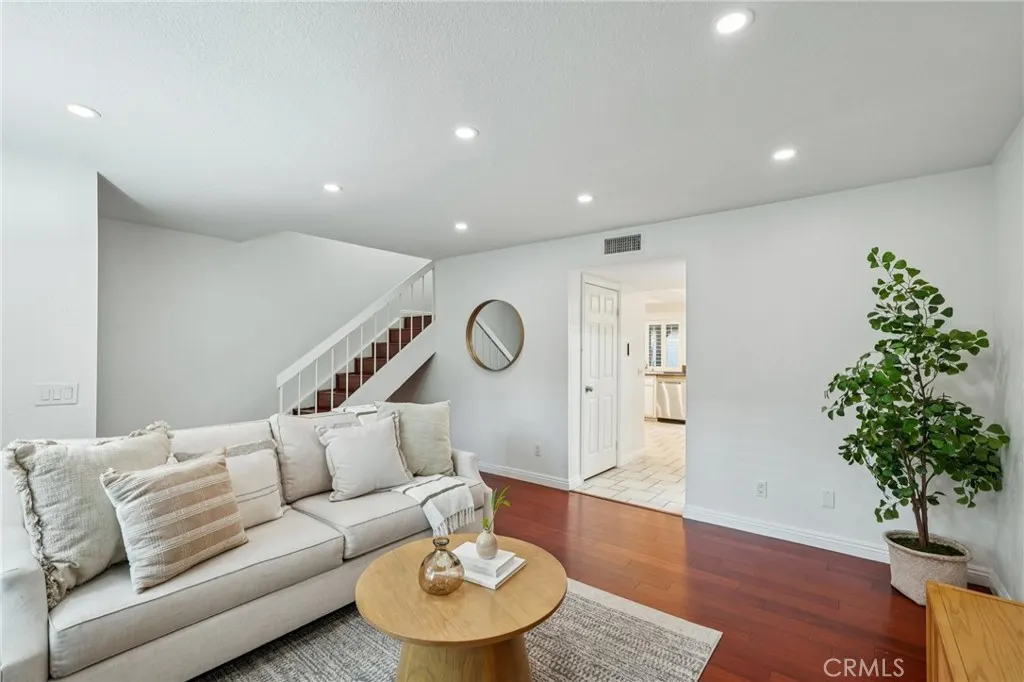 1287 Whisperglen