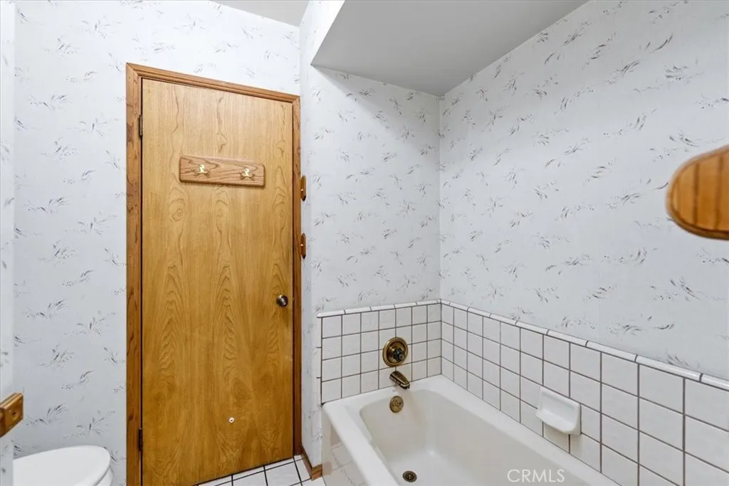 644 W Gaillard