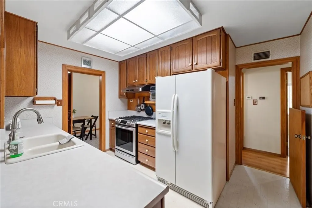644 W Gaillard