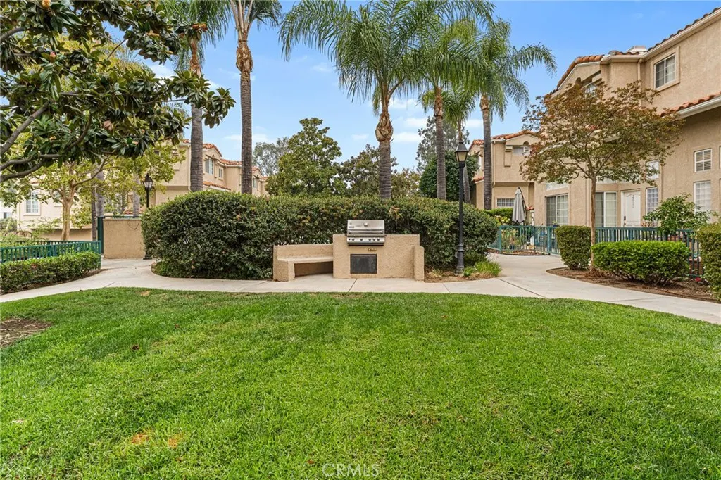 275 S San Dimas Canyon