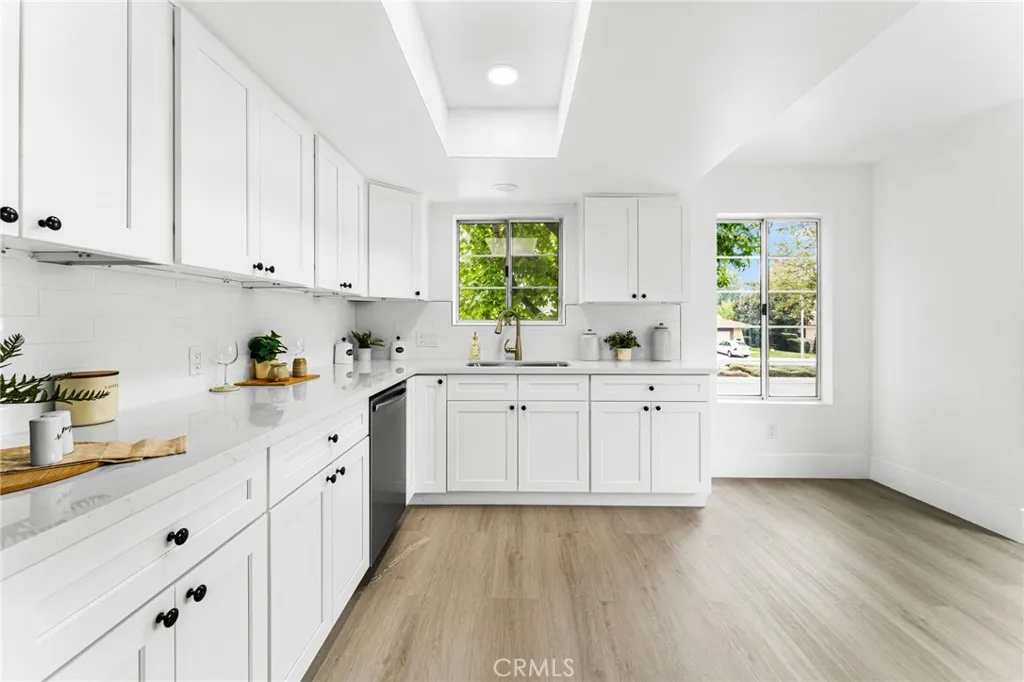 275 S San Dimas Canyon