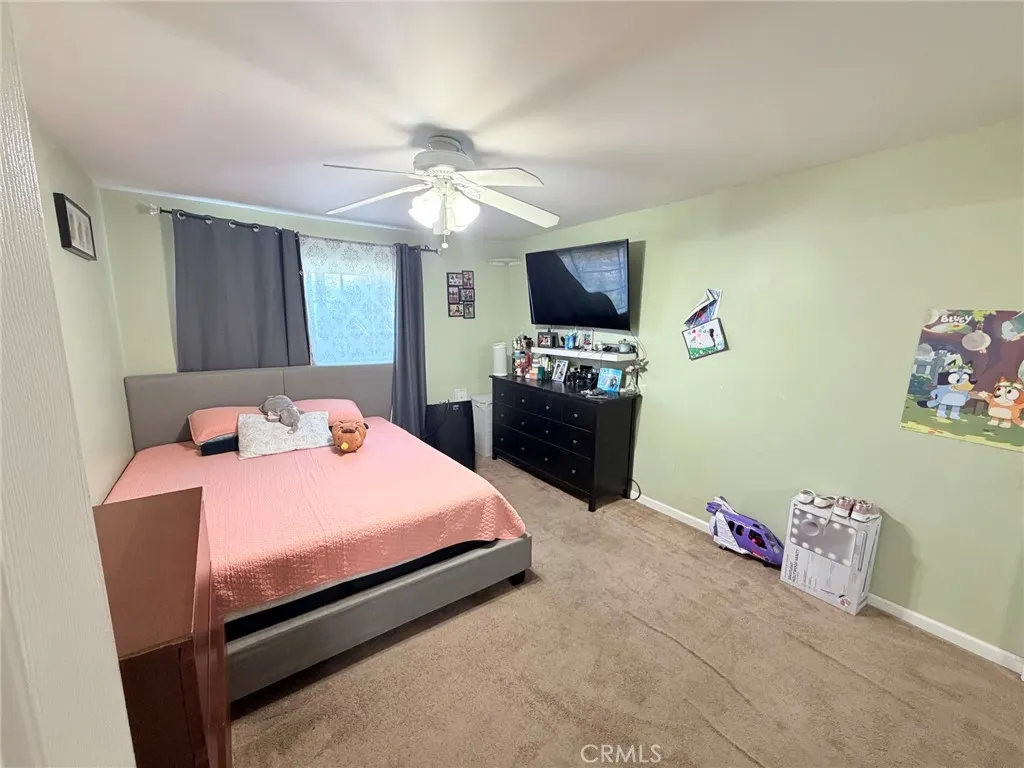 3258 E Whitebirch