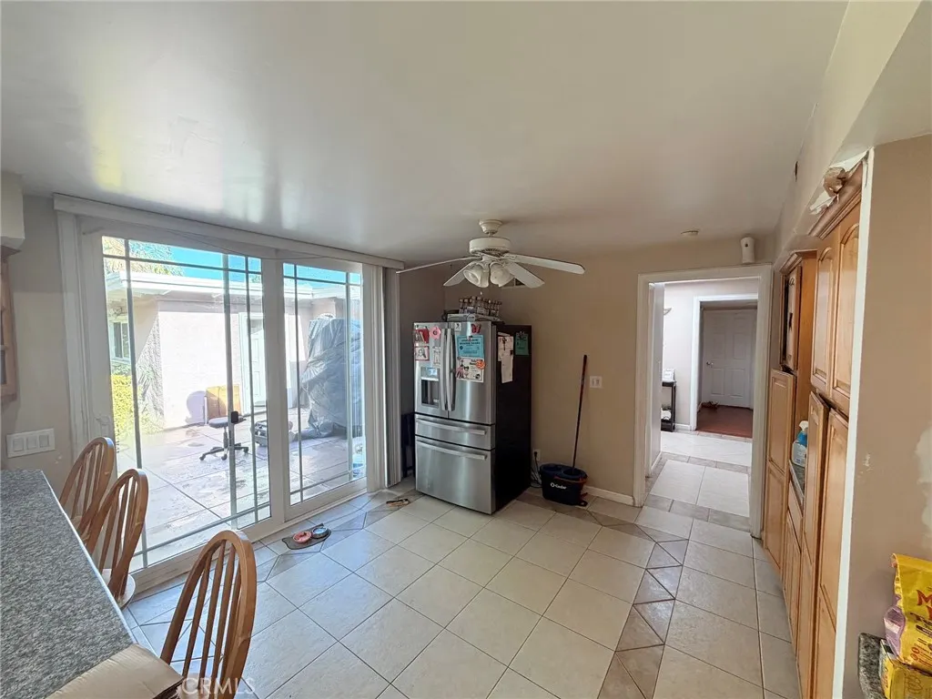 3258 E Whitebirch