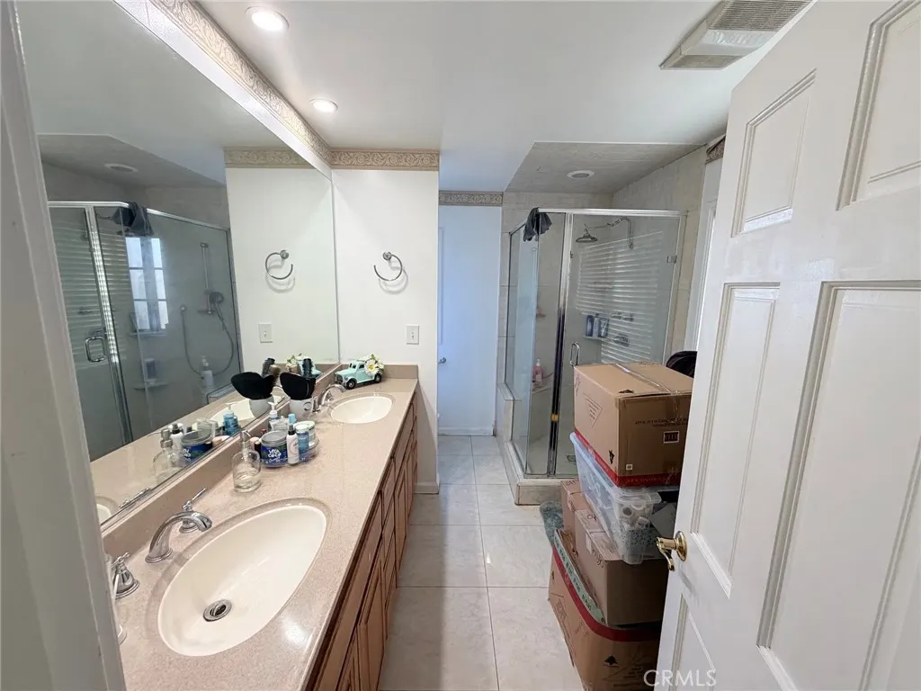 3258 E Whitebirch
