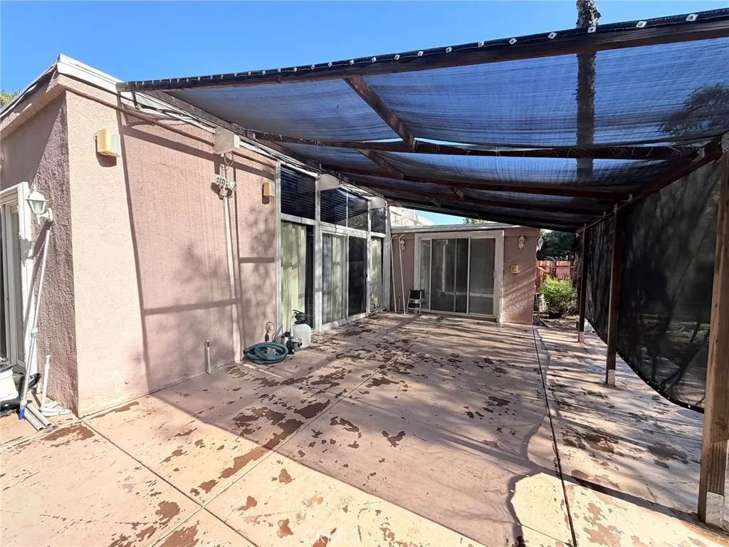3258 E Whitebirch