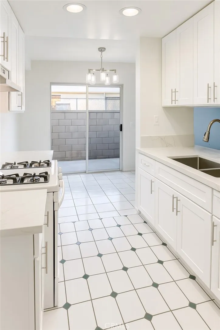 1604 S Mountain Avenue, #D