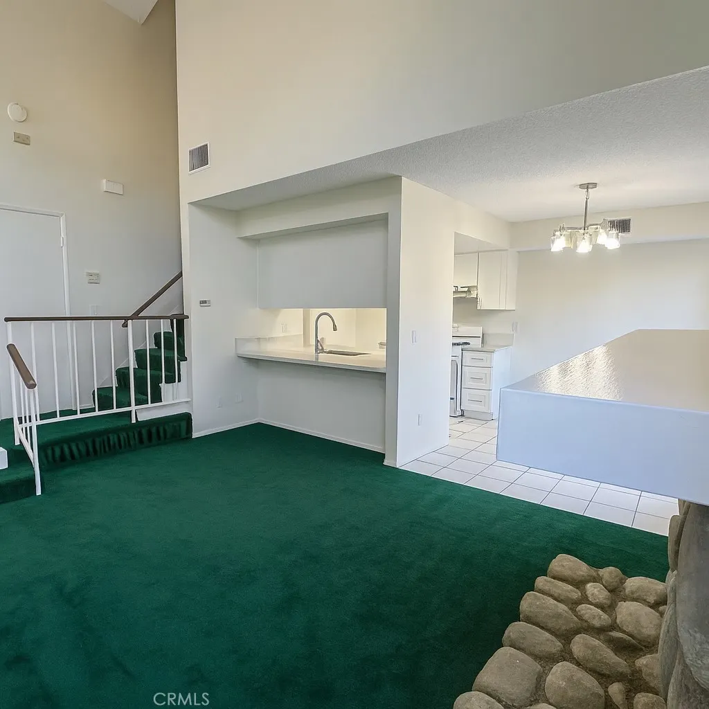 1604 S Mountain Avenue, #D