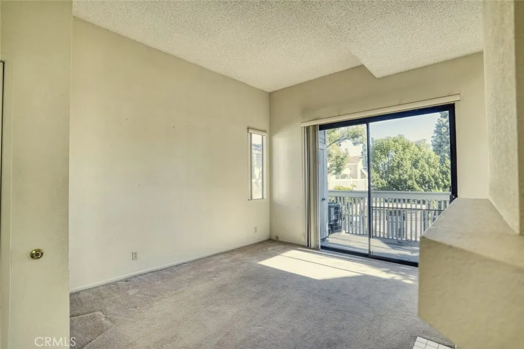 4900 N Grand Avenue #212
