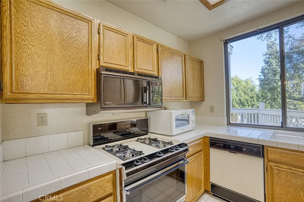 4900 N Grand Avenue #212
