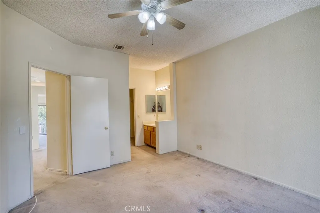 4900 N Grand Avenue #212