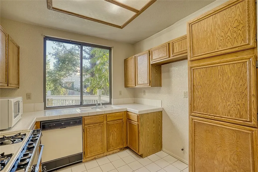4900 N Grand Avenue #212