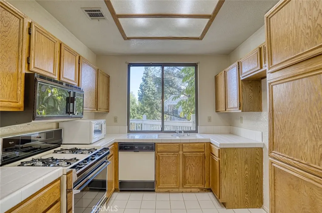 4900 N Grand Avenue #212