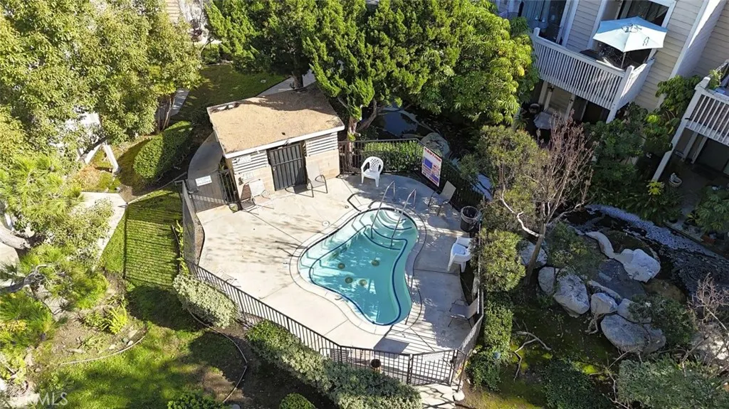 4900 N Grand Avenue #212