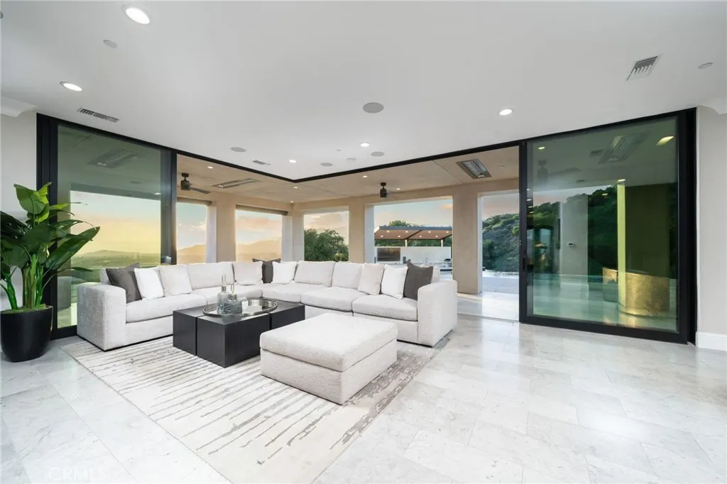 4485 Broken Spur Road