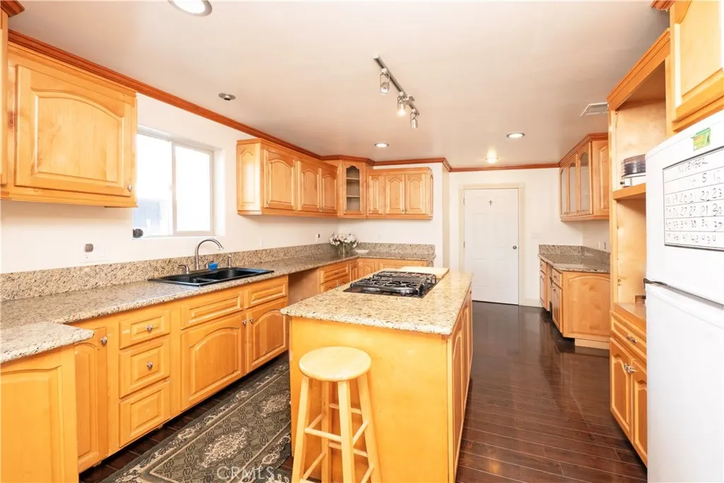 4459 Merced
