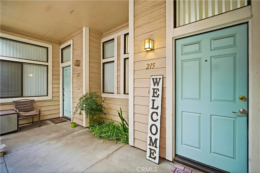4900 N Grand Avenue #215