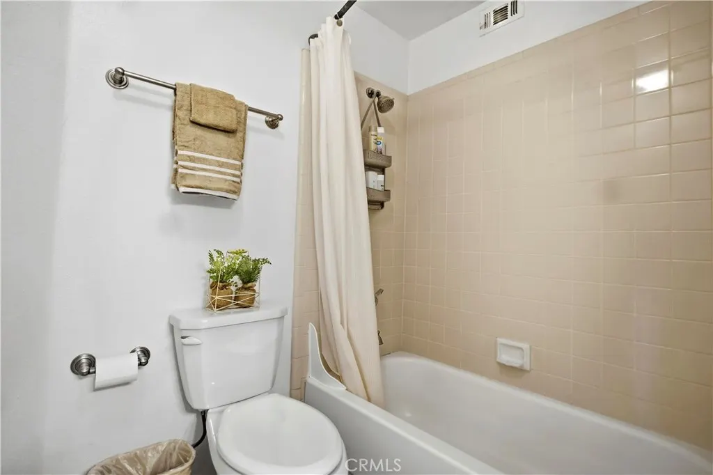 4900 N Grand Avenue #215
