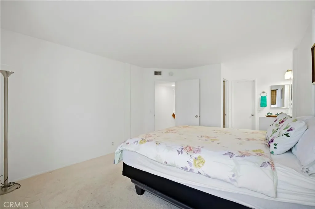 4900 N Grand Avenue #215