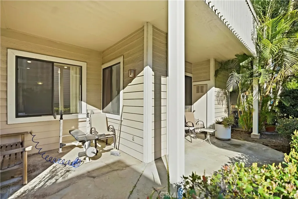 4900 N Grand Avenue #215