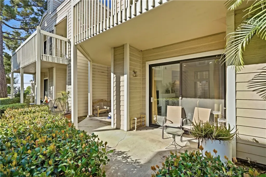 4900 N Grand Avenue #215