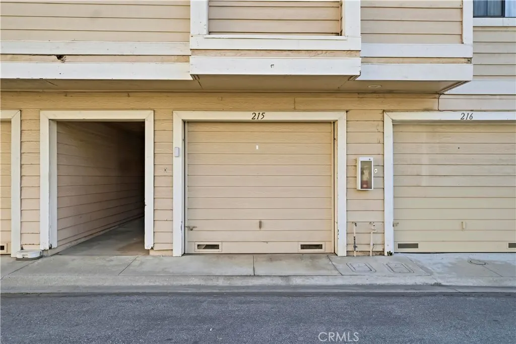 4900 N Grand Avenue #215