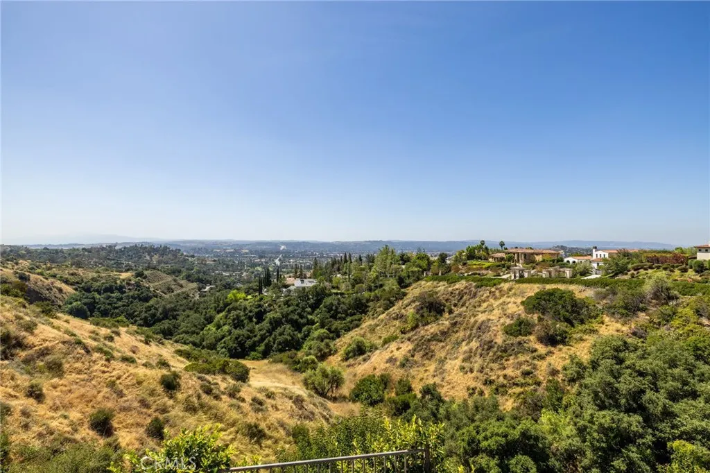 590 Gordon Highlands