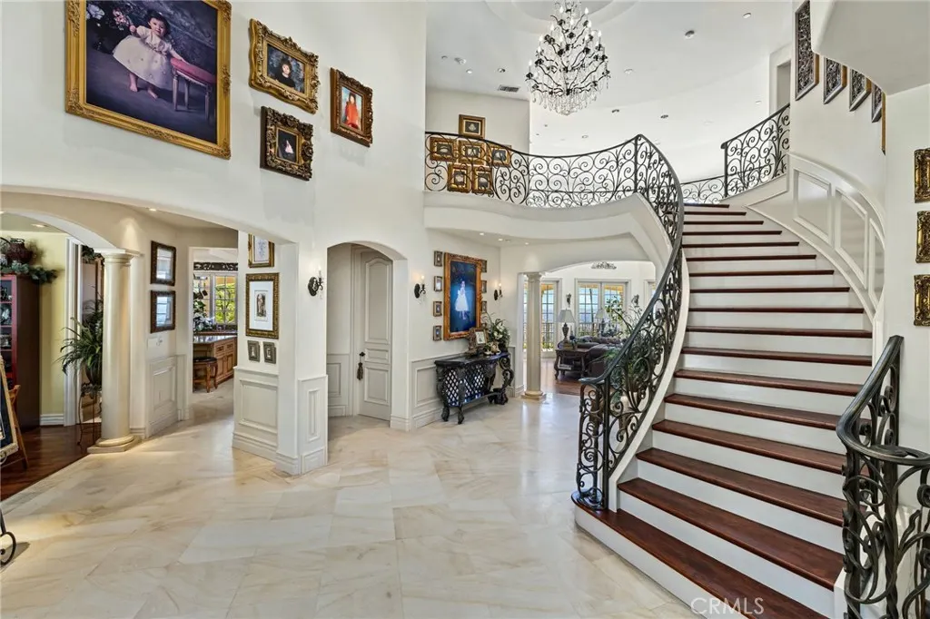 590 Gordon Highlands