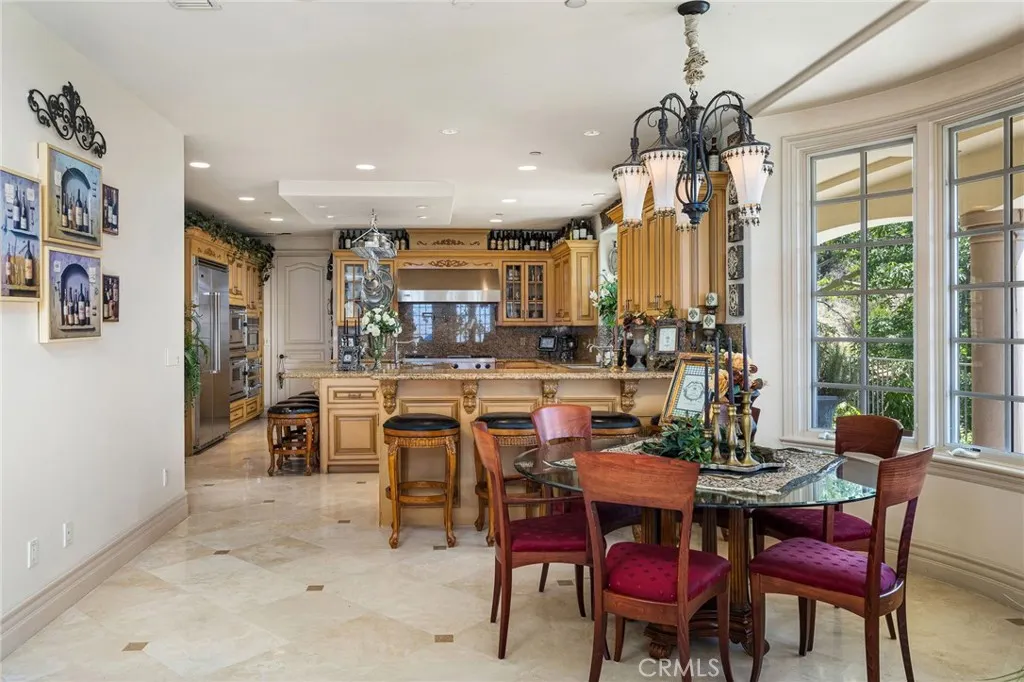 590 Gordon Highlands