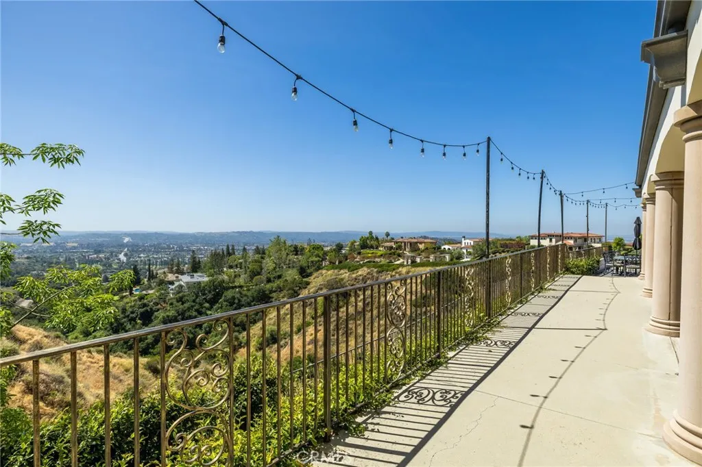 590 Gordon Highlands