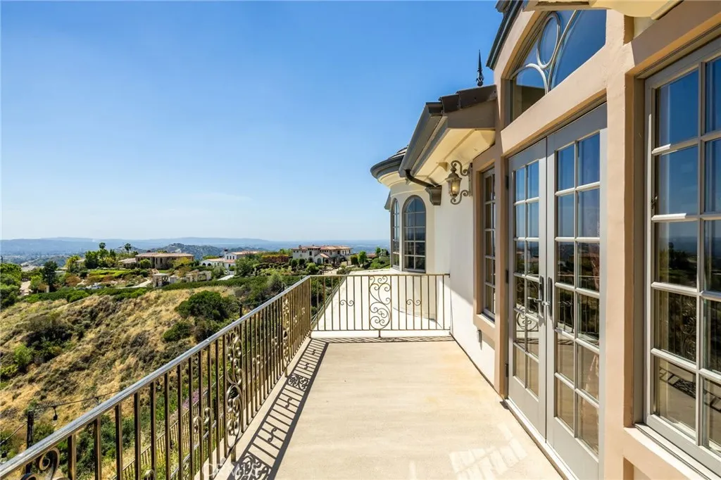 590 Gordon Highlands