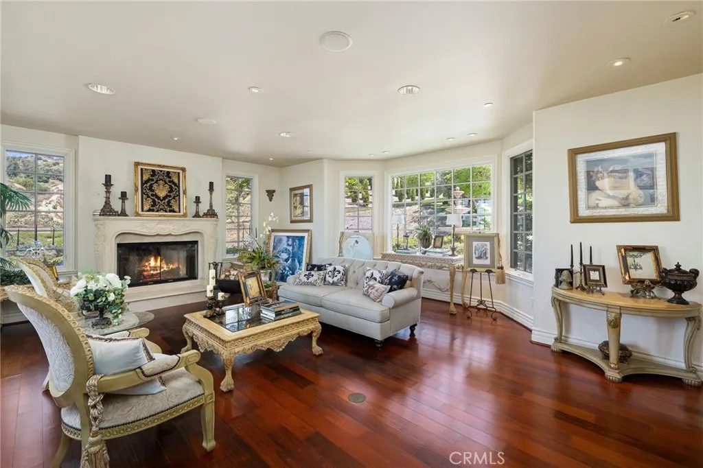 590 Gordon Highlands